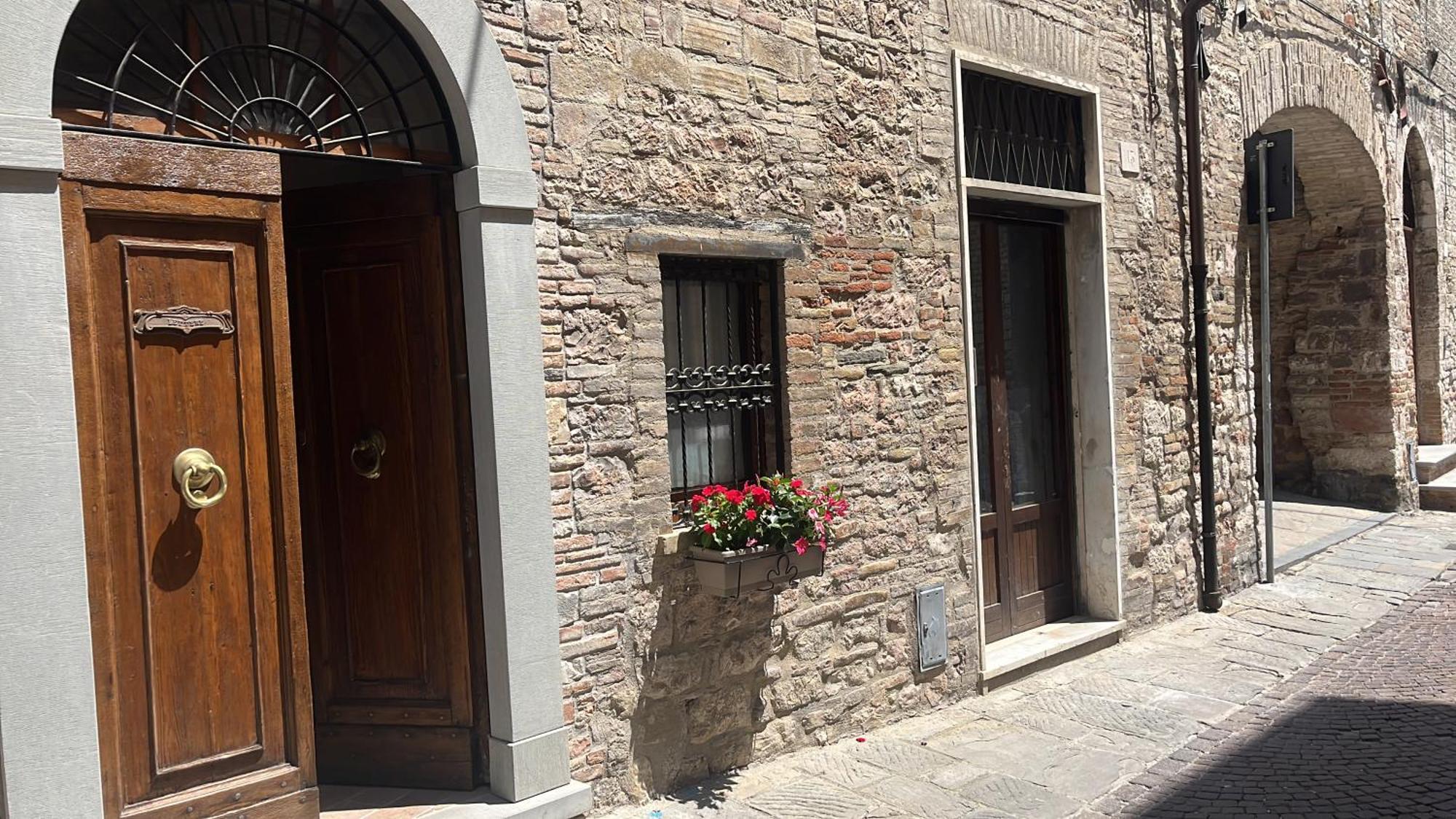 Bed and Breakfast L'Inferno Di Dante Gubbio Exterior foto